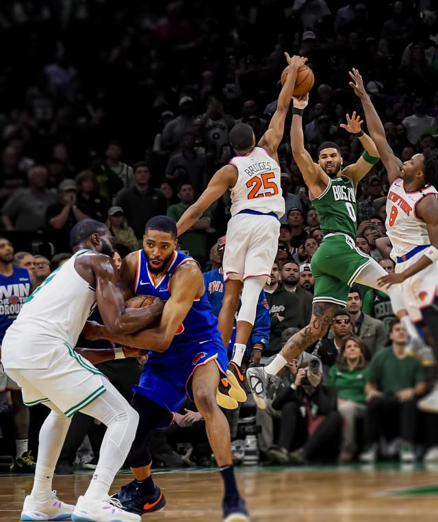 爱游戏娱乐-绿军翻盘概率仅14.3！难怪科尔奥运会弃用塔图姆？